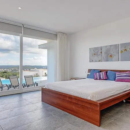 Sleeps 8 Pool Air Con *